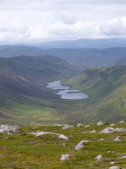 Loch Loch — Alan O'Dowd  / Wikimedia Commons / CC BY-SA 2.0