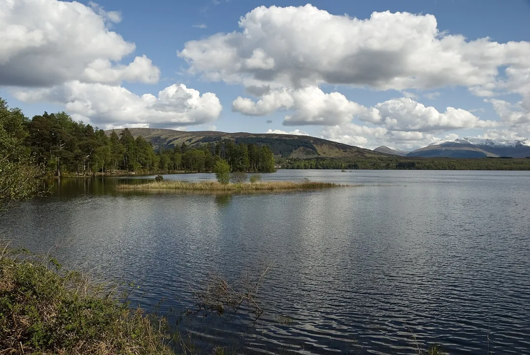 Loch Lochy — Chris Gorringe  / Wikimedia Commons / CC BY-SA 2.0