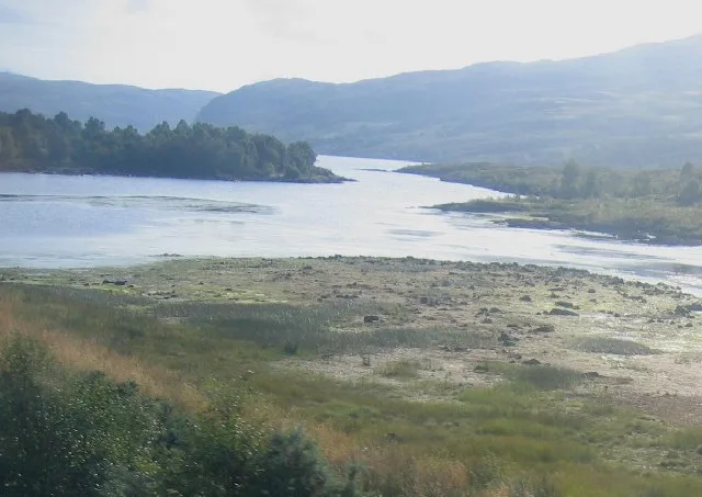 Loch Luichart — Pip Rolls / Wikimedia Commons / CC BY-SA 2.0
