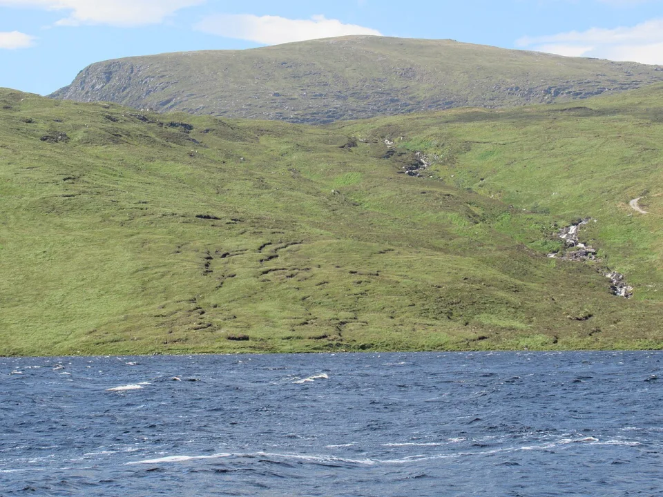 Loch Merkland — ian shiell  / Wikimedia Commons / CC BY-SA 2.0