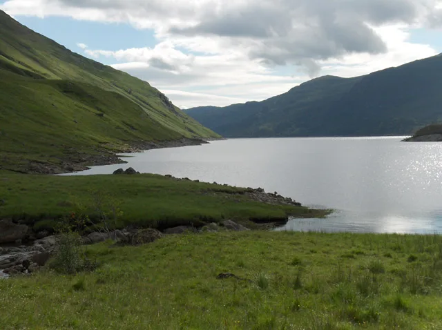 Loch Mullardoch — Andrew Smith / Wikimedia Commons / CC BY-SA 2.0
