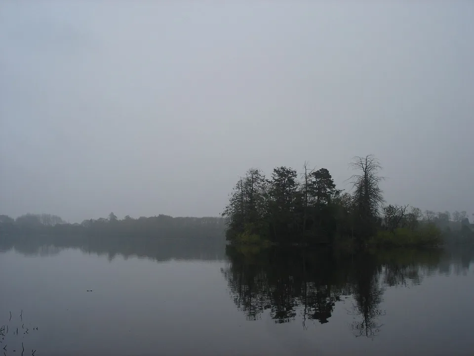Loch of Clunie — RamRaider at English Wikipedia / Wikimedia Commons / Public domain