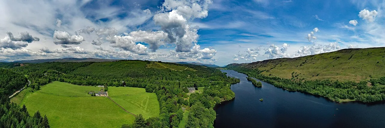 Loch Oich — PaulT (Gunther Tschuch) / Wikimedia Commons / CC BY-SA 4.0