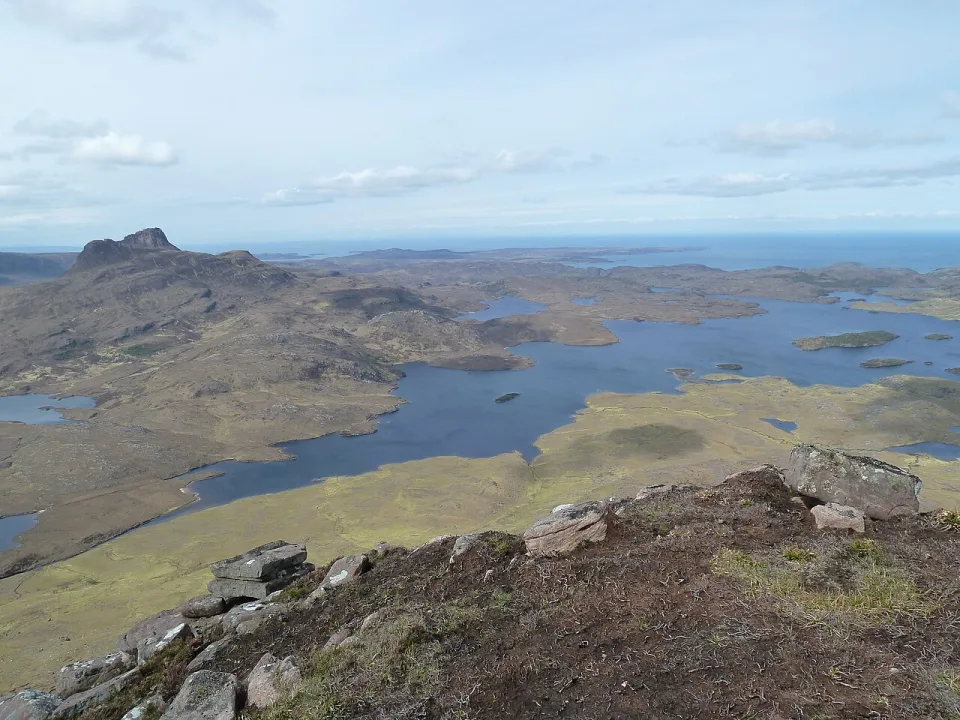 Loch Sionascaig — Clive Giddis  / Wikimedia Commons / CC BY-SA 2.0