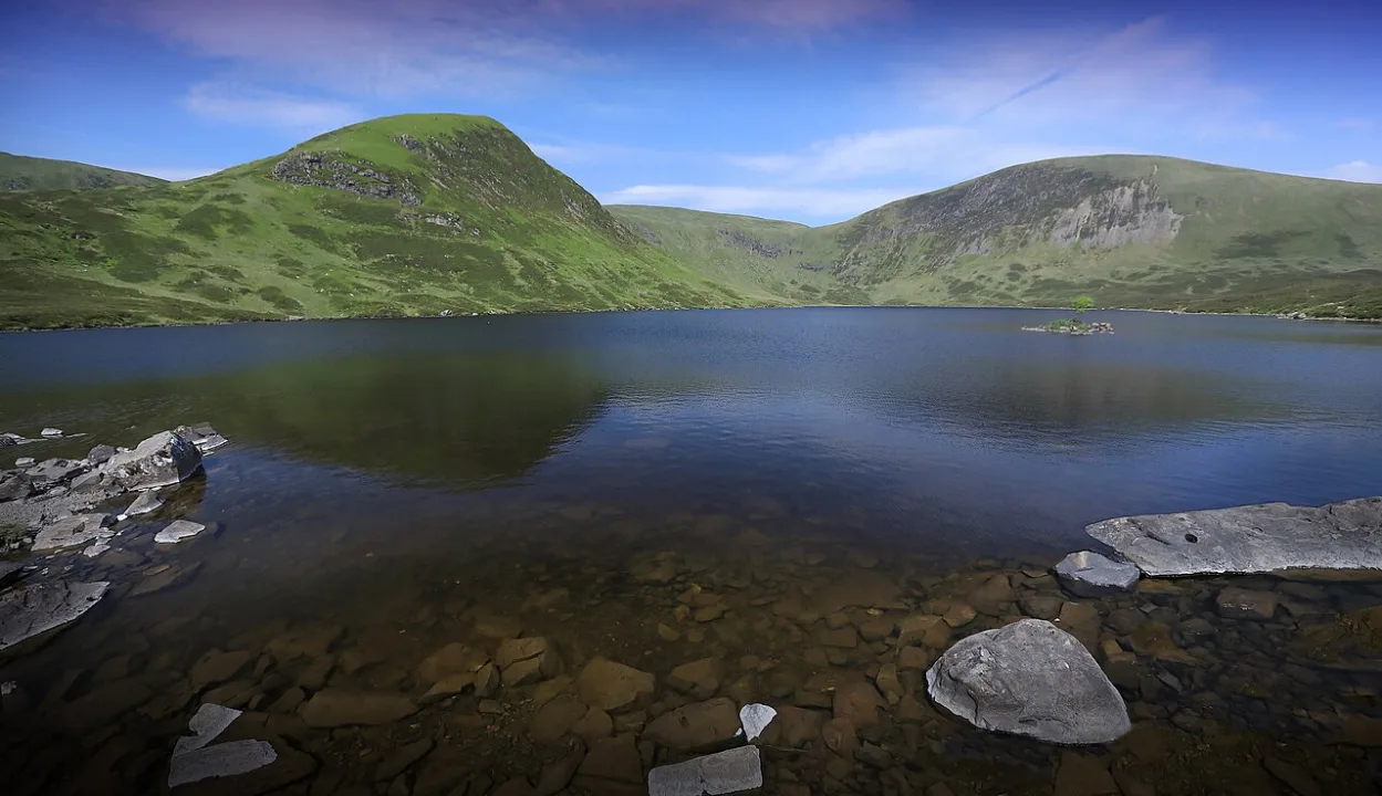 Loch Skeen — Charlie Marshall from Bristol UK, United Kingdom / Wikimedia Commons / CC BY 2.0
