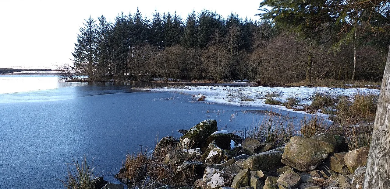 Loch Urr — Colin Kinnear  / Wikimedia Commons / CC BY-SA 2.0