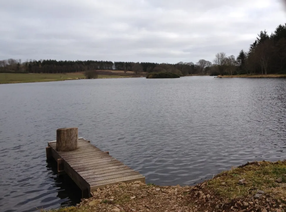 Pitfour Lake — Sagaciousphil / Wikimedia Commons / CC BY-SA 3.0