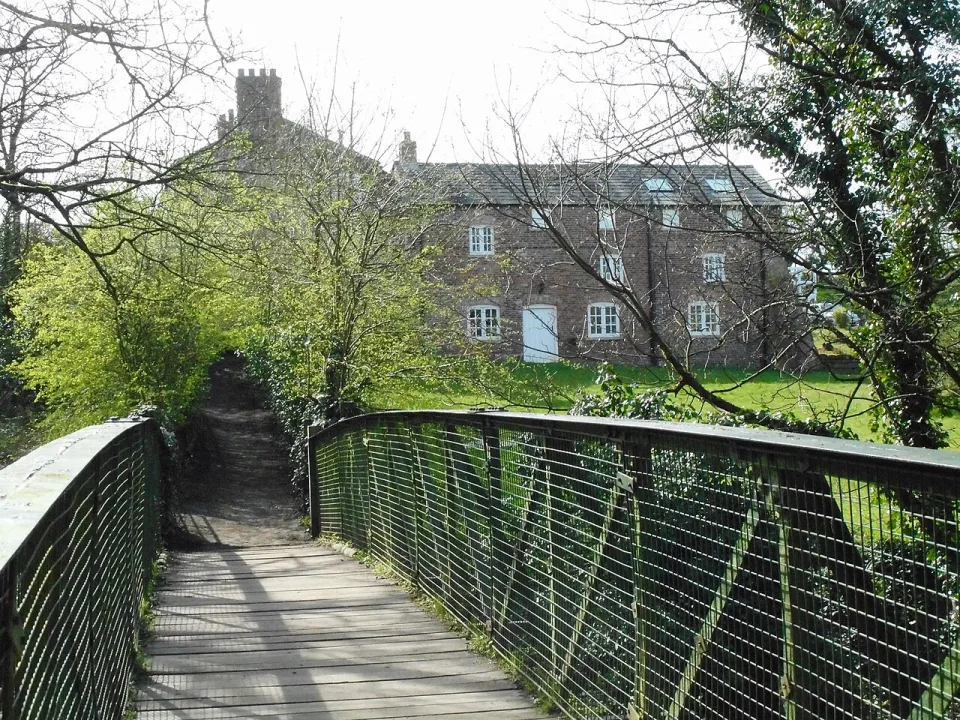 River Bollin — Richard Sutcliffe  / Wikimedia Commons / CC BY-SA 2.0