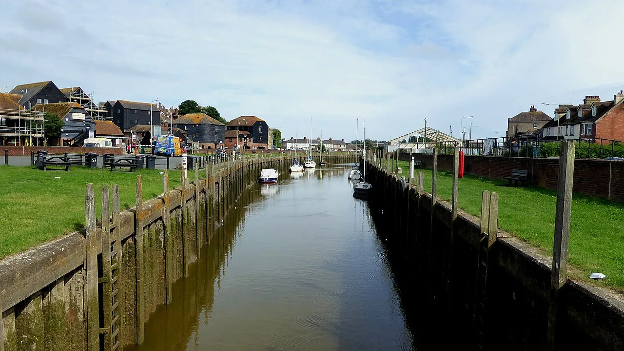 River Brede — Ethan Doyle White / Wikimedia Commons / CC BY-SA 4.0