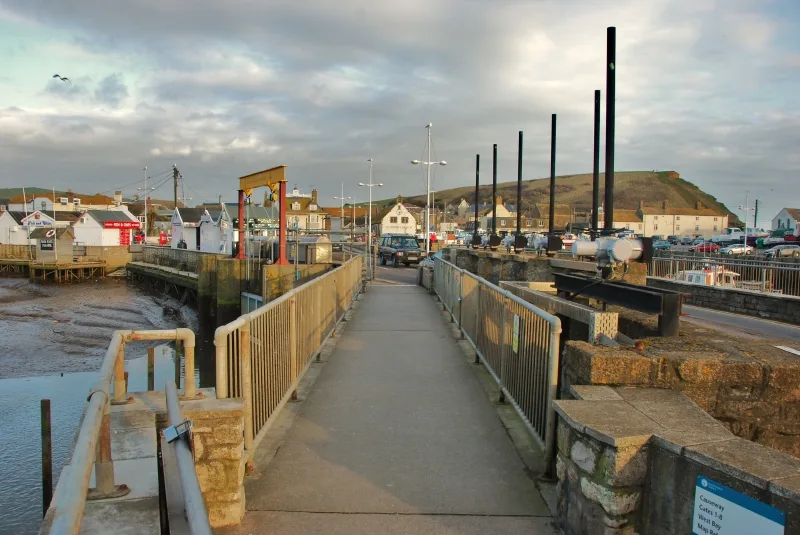 River Brit — Eugene Birchall / Wikimedia Commons / CC BY-SA 2.0