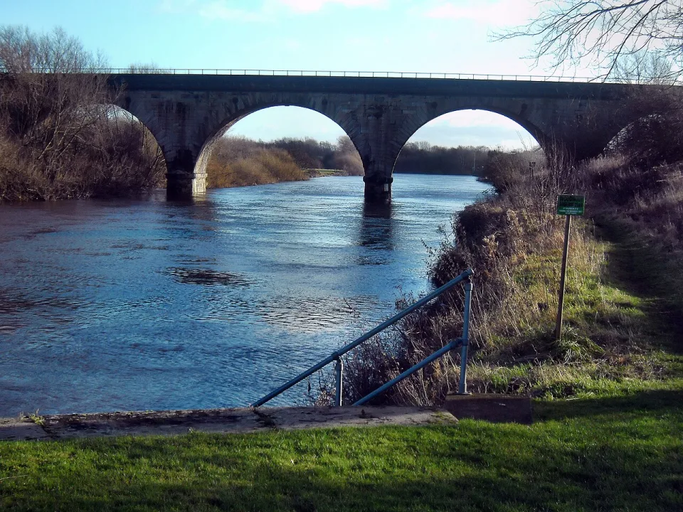 River Calder — derek dye / Wikimedia Commons / CC BY-SA 2.0