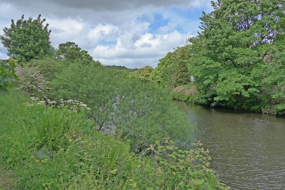River Calder — Tim Green from Bradford / Wikimedia Commons / CC BY 2.0