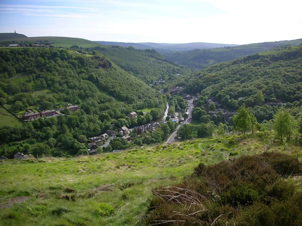 River Calder — Scott L. Cockroft / Wikimedia Commons / Public domain