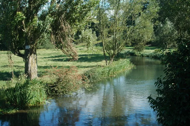 River Coln — Row17 / Wikimedia Commons / CC BY-SA 2.0