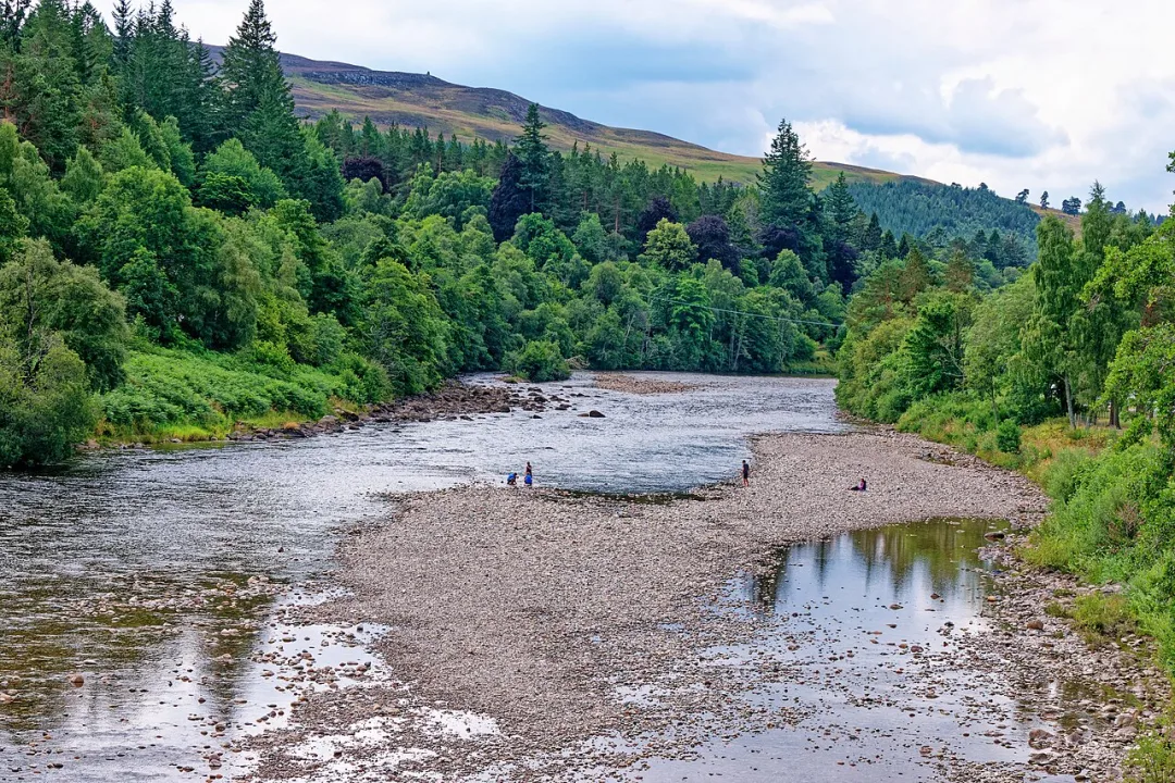 River Dee — Holger Uwe Schmitt / Wikimedia Commons / CC BY-SA 4.0