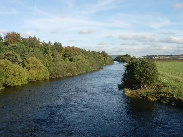 River Earn — Val Vannet / Wikimedia Commons / CC BY-SA 2.0