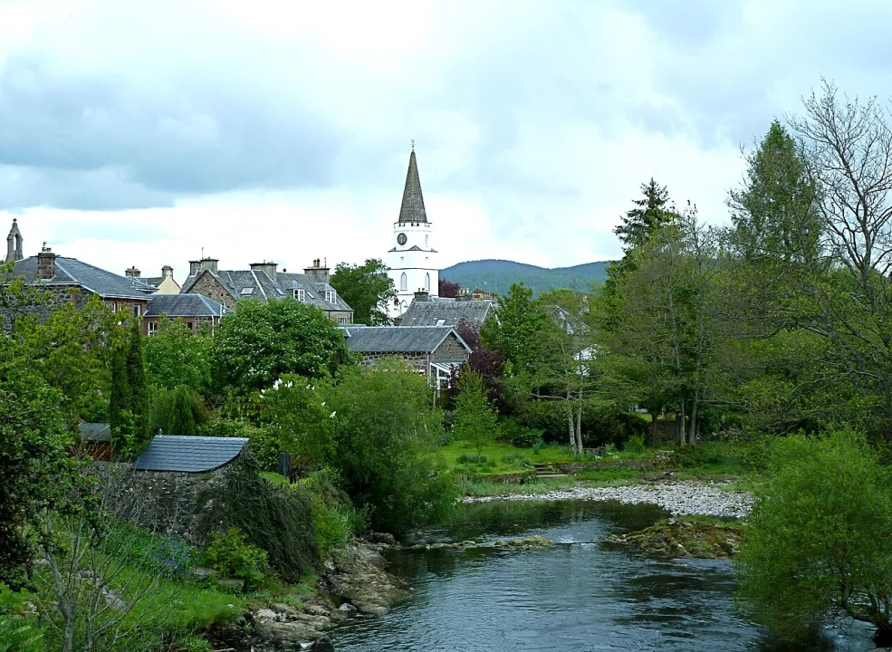 River Earn — Anthony O'Neil  / Wikimedia Commons / CC BY-SA 2.0