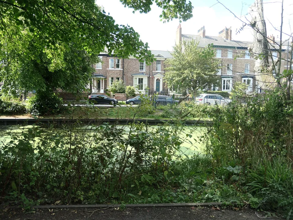 River Foss — Christine Johnstone  / Wikimedia Commons / CC BY-SA 2.0