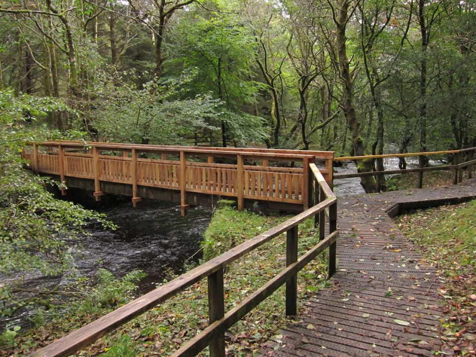 River Leasgeary — Richard Dorrell  / Wikimedia Commons / CC BY-SA 2.0