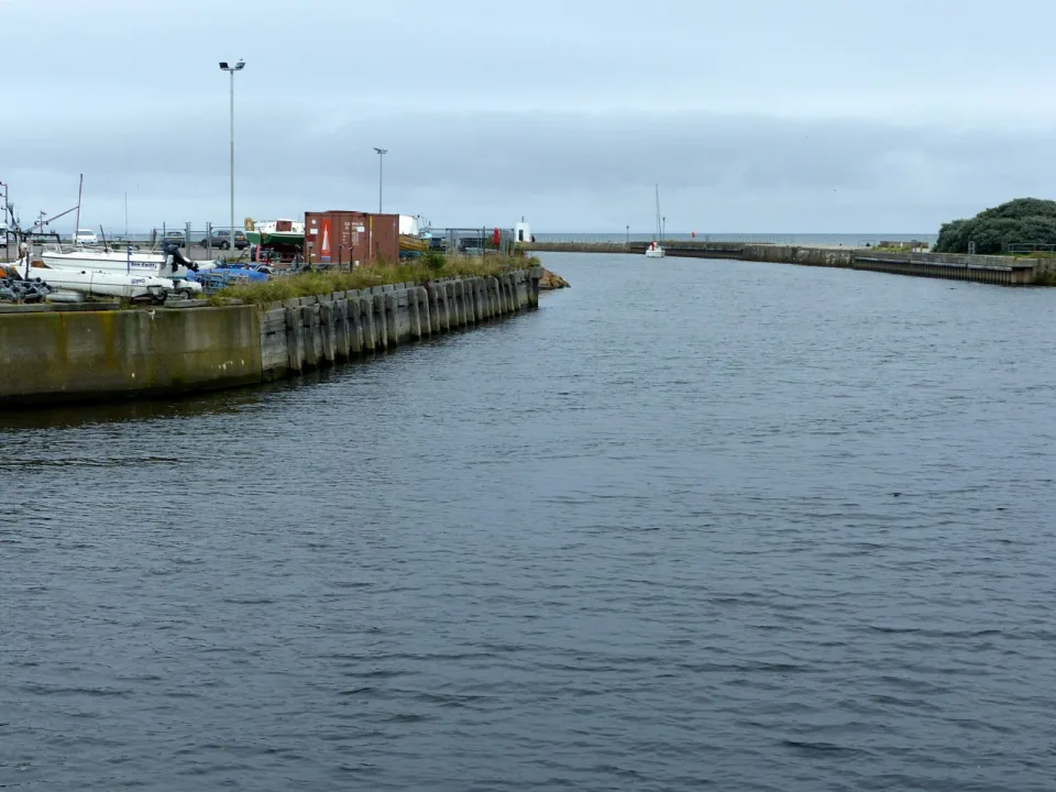 River Nairn — Alan Murray-Rust  / Wikimedia Commons / CC BY-SA 2.0