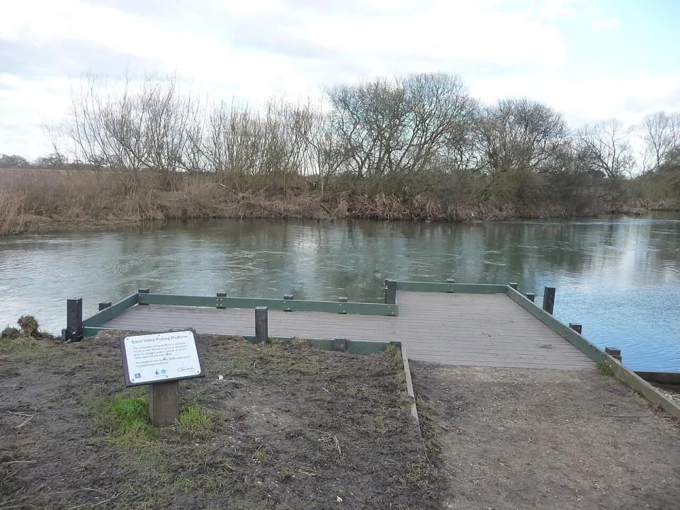 River Stour — Lewis Clarke / Wikimedia Commons / CC BY-SA 2.0