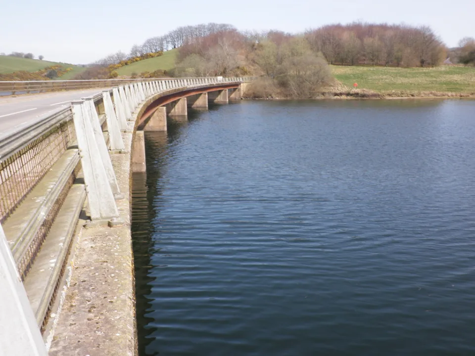 Wimbleball Lake — Roger Cornfoot  / Wikimedia Commons / CC BY-SA 2.0