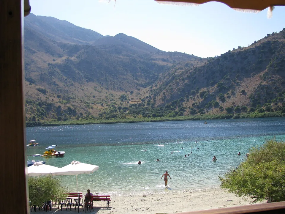 Lake Kourna — Шнапс / Wikimedia Commons / CC BY-SA 3.0
