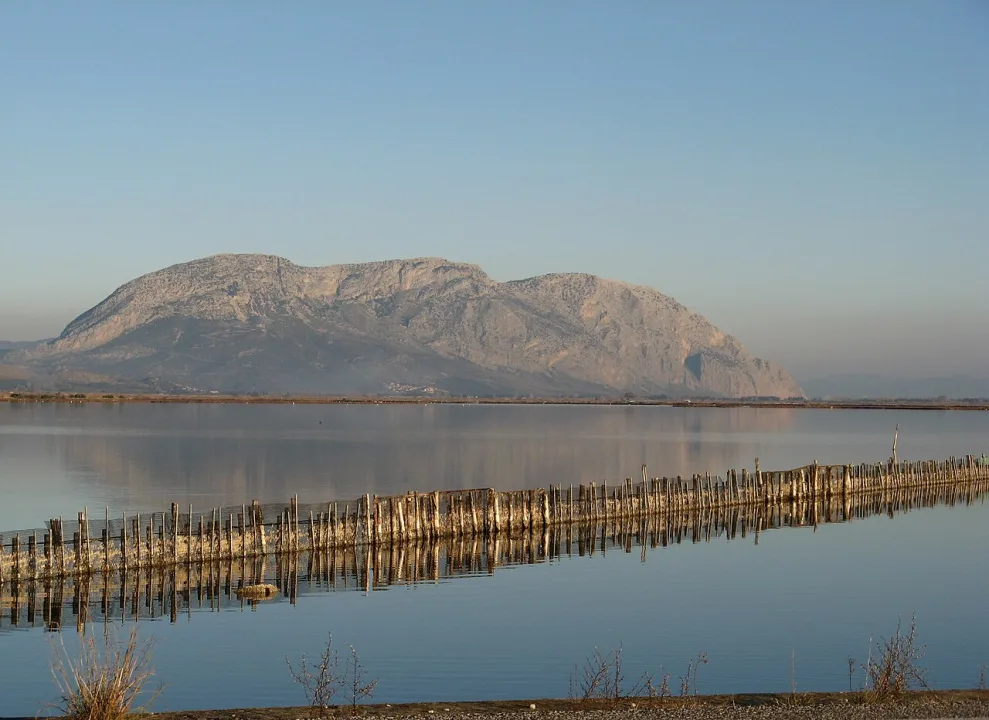 Klisova Lagoon — Dimosthenis Eleftheriadis / Wikimedia Commons / CC BY-SA 4.0