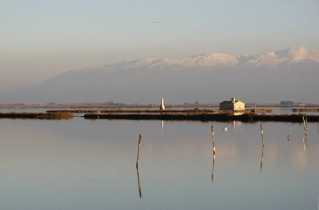 Klisova Lagoon — Dimosthenis Eleftheriadis / Wikimedia Commons / CC BY-SA 4.0