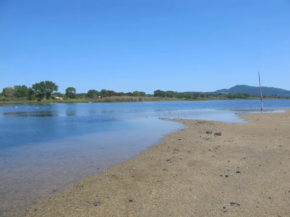 Korission Lagoon — Xopolino / Wikimedia Commons / CC BY-SA 4.0