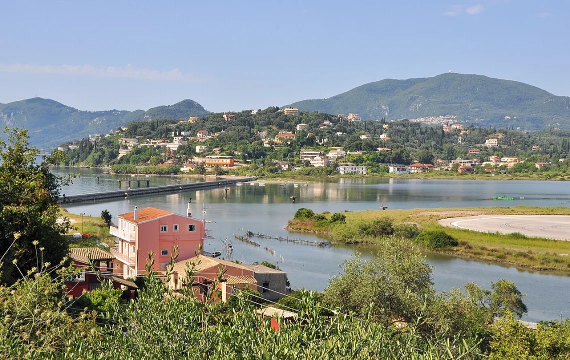 Halikiopoulou lagoon — Marc Ryckaert / Wikimedia Commons / CC BY 3.0