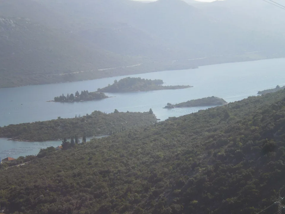 Malostonski zaljev — Quahadi Añtó 10:06, 1 December 2014 (UTC) / Wikimedia Commons / CC BY-SA 3.0