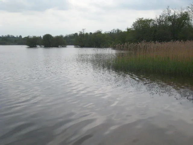Annagh Lough — Rod Allday  / Wikimedia Commons / CC BY-SA 2.0
