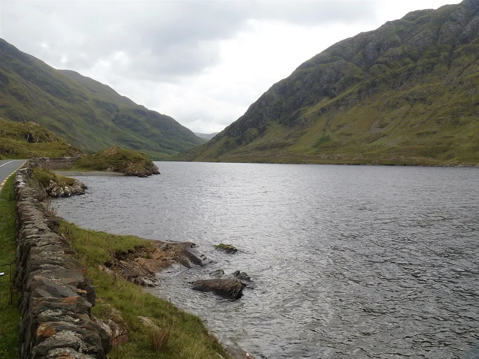 Doo Lough — Michael Dibb  / Wikimedia Commons / CC BY-SA 2.0