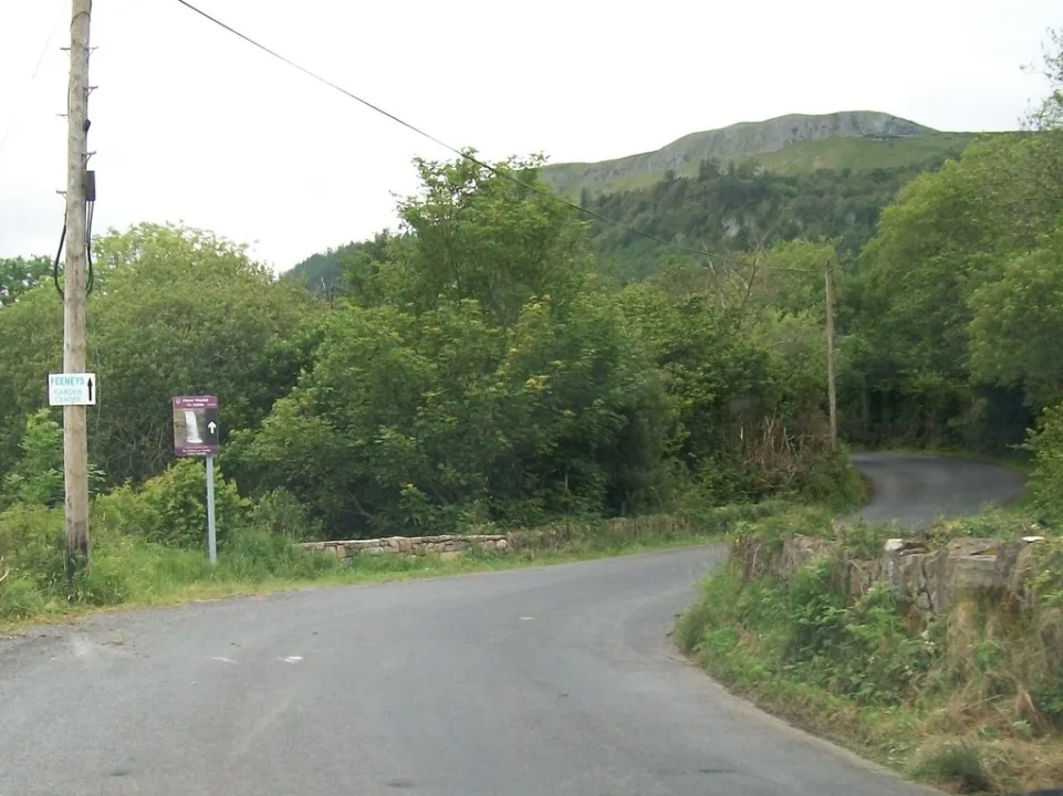 Drumcliff River — Eric Jones  / Wikimedia Commons / CC BY-SA 2.0