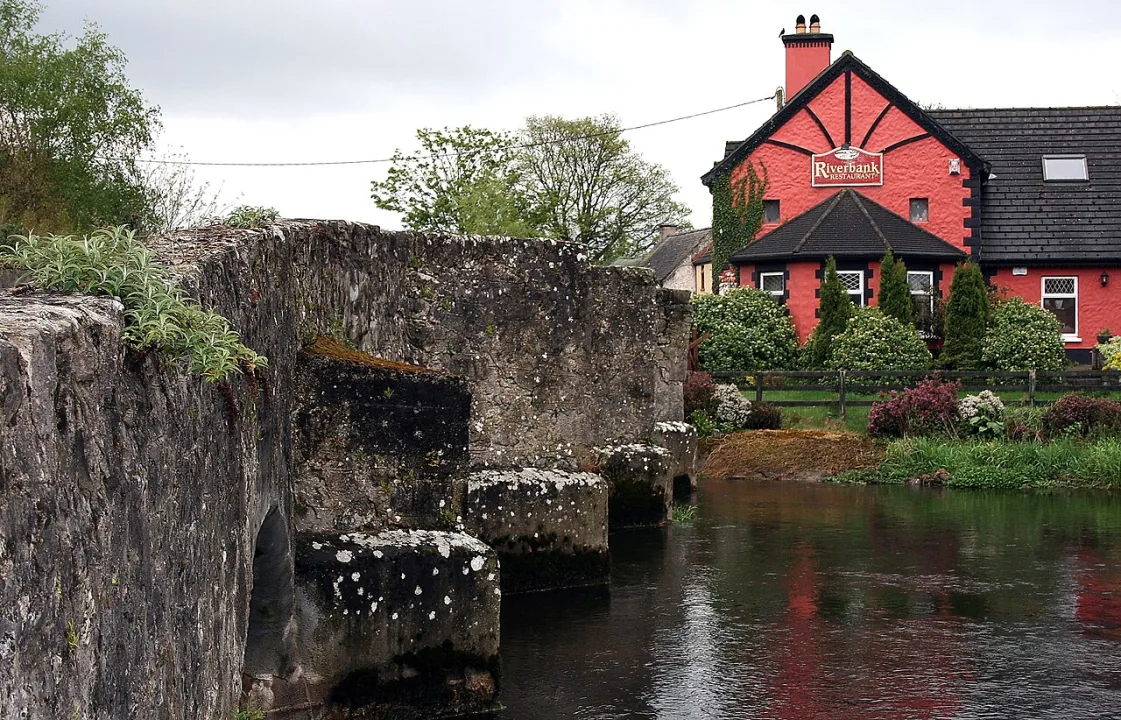 Little Brosna — sarah777 / Wikimedia Commons / CC BY-SA 2.0