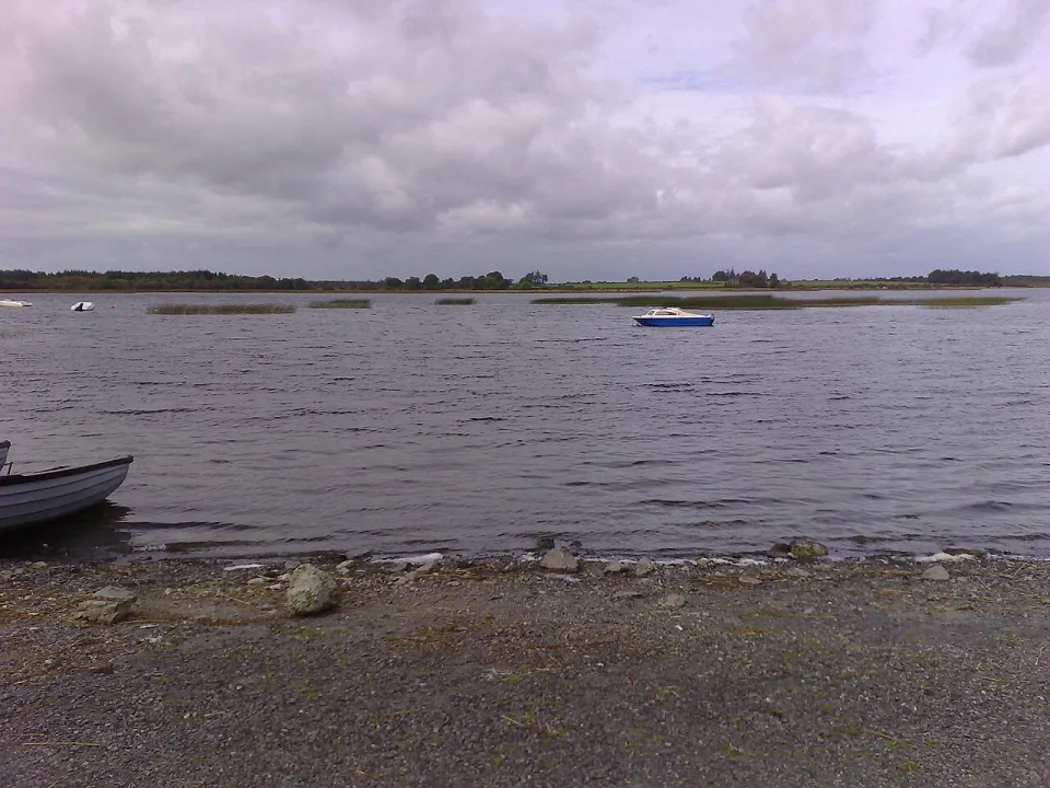 Lough Derravaragh — Adlo1981 / Wikimedia Commons / CC BY-SA 4.0
