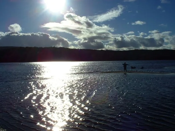 Lough Graney — Stuart Walker / Wikimedia Commons / CC BY-SA 2.0
