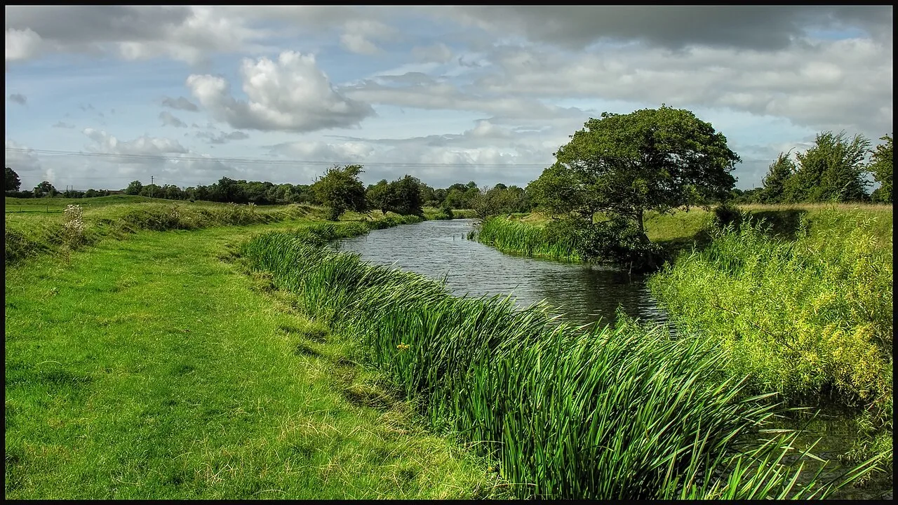 Nenagh River — Petr Kraumann / Wikimedia Commons / CC BY 3.0