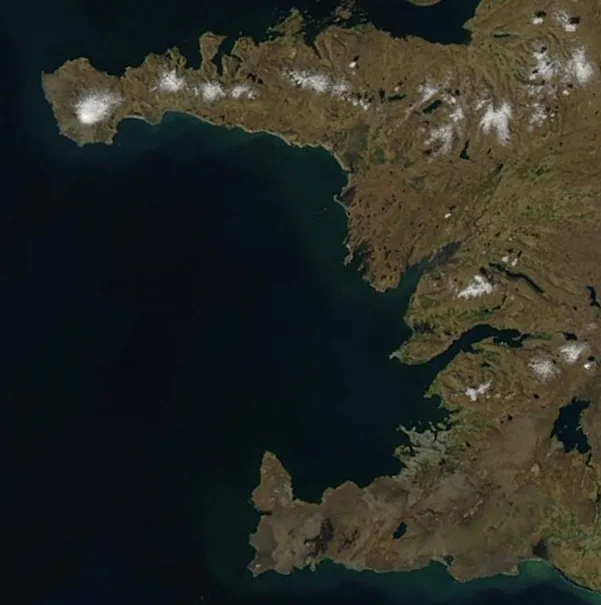 Faxaflói — MODIS Land Rapid Response Team, NASA GSFC / Wikimedia Commons / Public domain