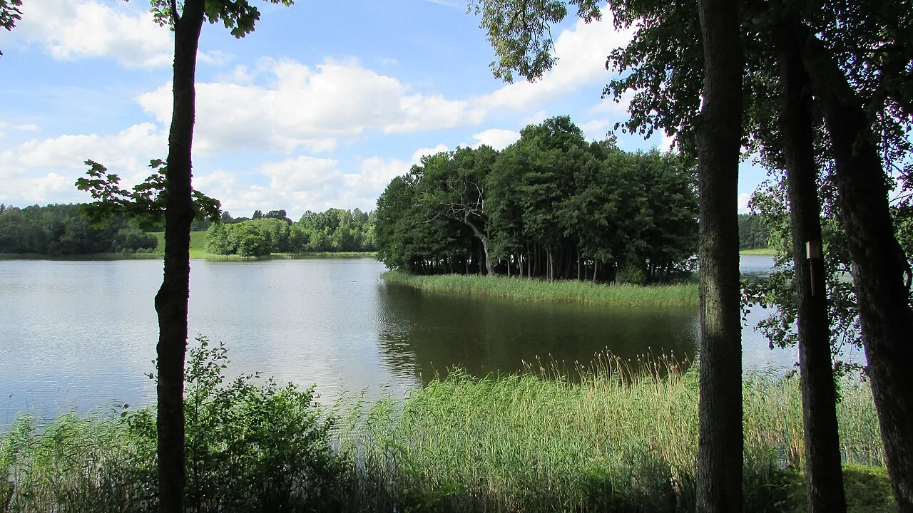 Ilgio ež. / Ilzu ezers — Evita wiki / Wikimedia Commons / CC BY-SA 4.0