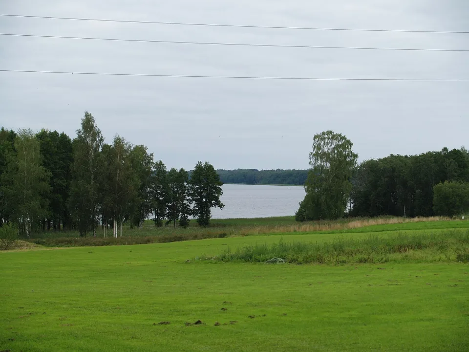 Lādes ezers — Ivo Kruusamägi / Wikimedia Commons / CC BY-SA 3.0