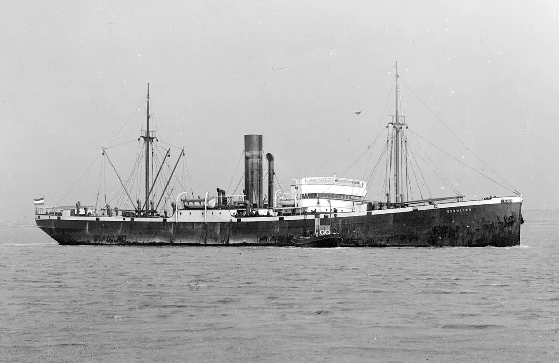 Dijkwater — Louis Claes / Wikimedia Commons / Public domain