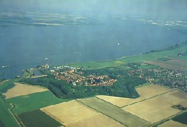 Hollandsch Diep — Michiel1972 / Wikimedia Commons / CC BY-SA 3.0