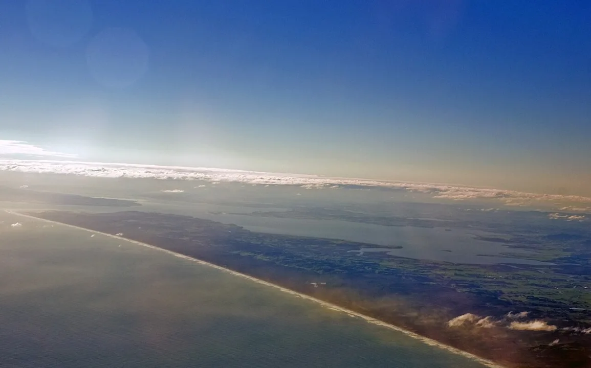Kaipara Harbour — Phillip Capper from Wellington, New Zealand / Wikimedia Commons / CC BY 2.0