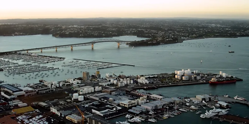 Waitematā Harbour — Wikimedia Commons / CC BY-SA 2.0