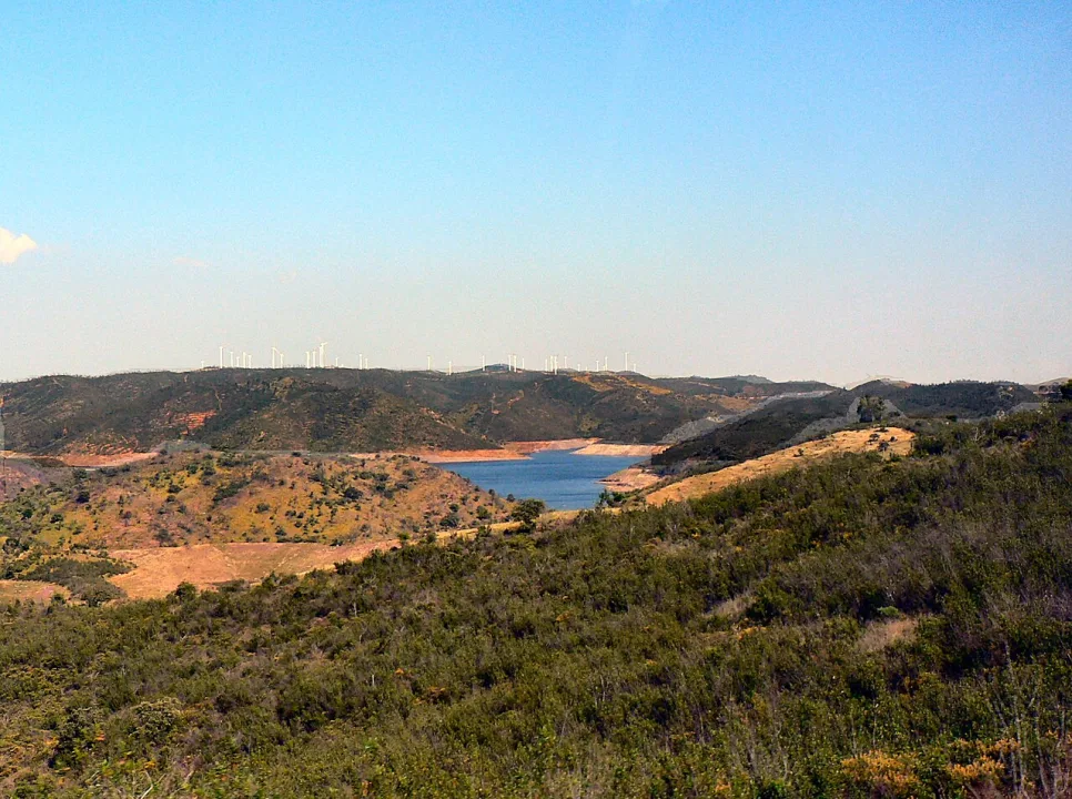 Embalse del Chanza/Barragem do Chança — Paulo Juntas / Wikimedia Commons / CC BY-SA 2.5