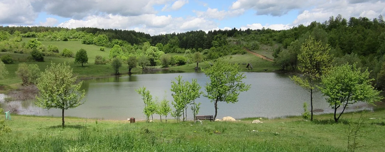 Vrmdža Lake — Драган Цветковић Ниш / Wikimedia Commons / CC BY-SA 4.0