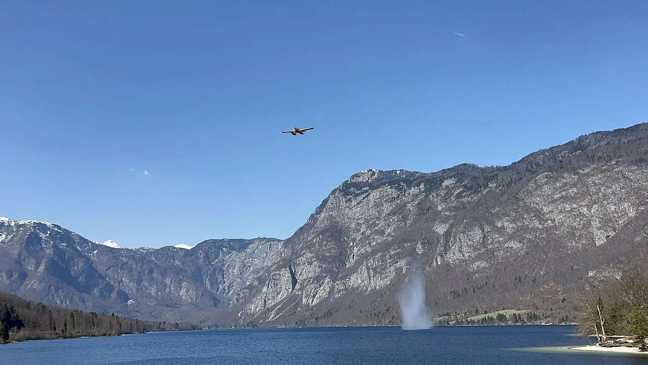 Bohinjsko jezero — Seb21m35421 / Wikimedia Commons / CC0