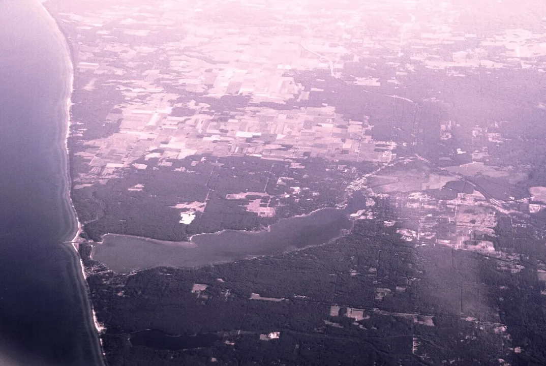 White Lake — Bjoertvedt / Wikimedia Commons / CC BY-SA 3.0